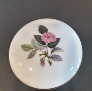 Wedgwood Hathaway Rose Bone China Lidded Round Trinket Box England Floral